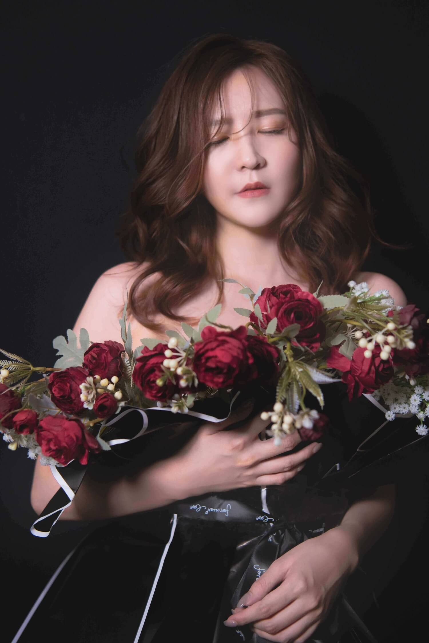 花束寫真(黑色與粉色系)的第3張圖片